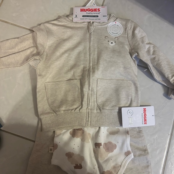 Huggies Other - Huggies Babywear Beige Matching Set